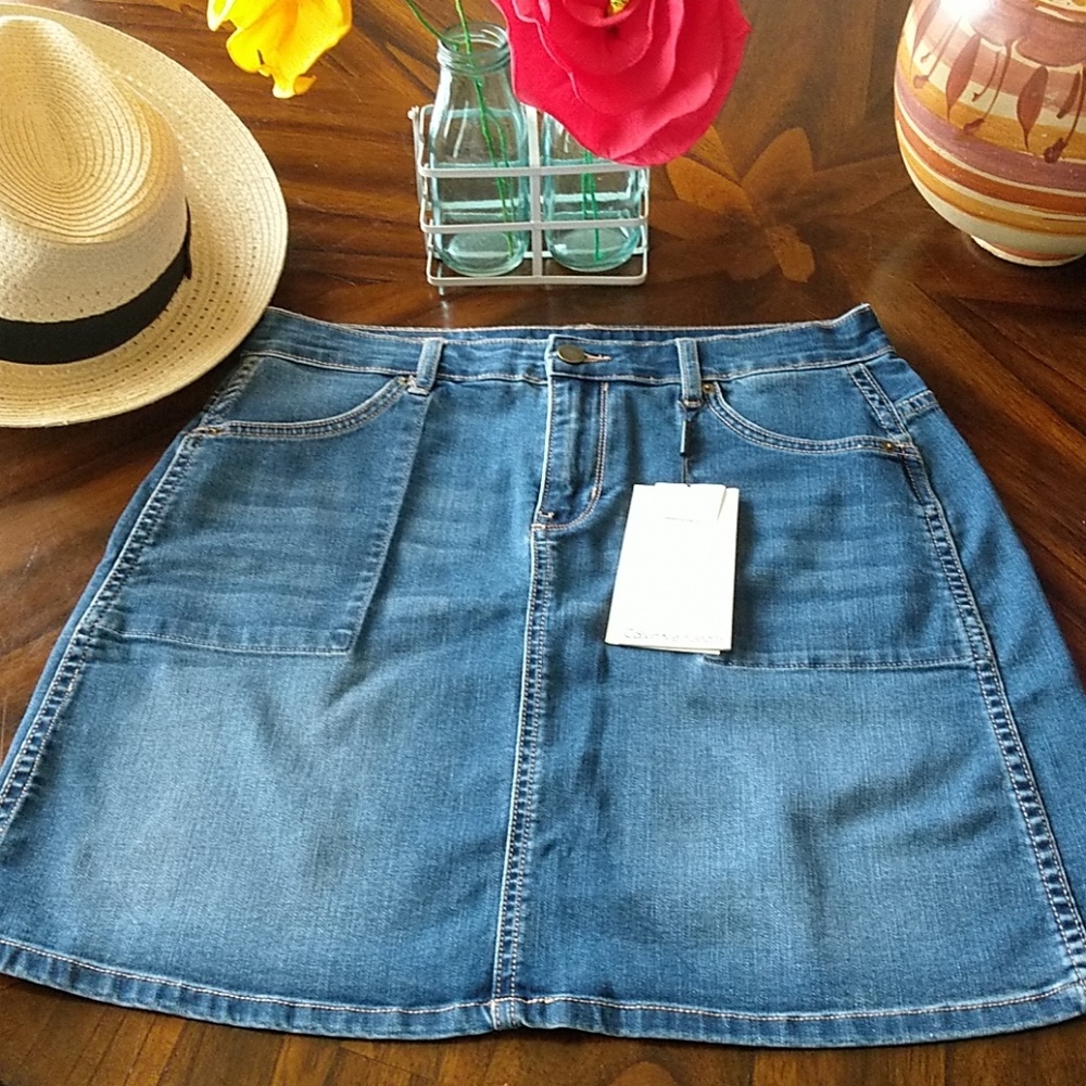 8️⃣ Calvin Klein - ladies denim skirt